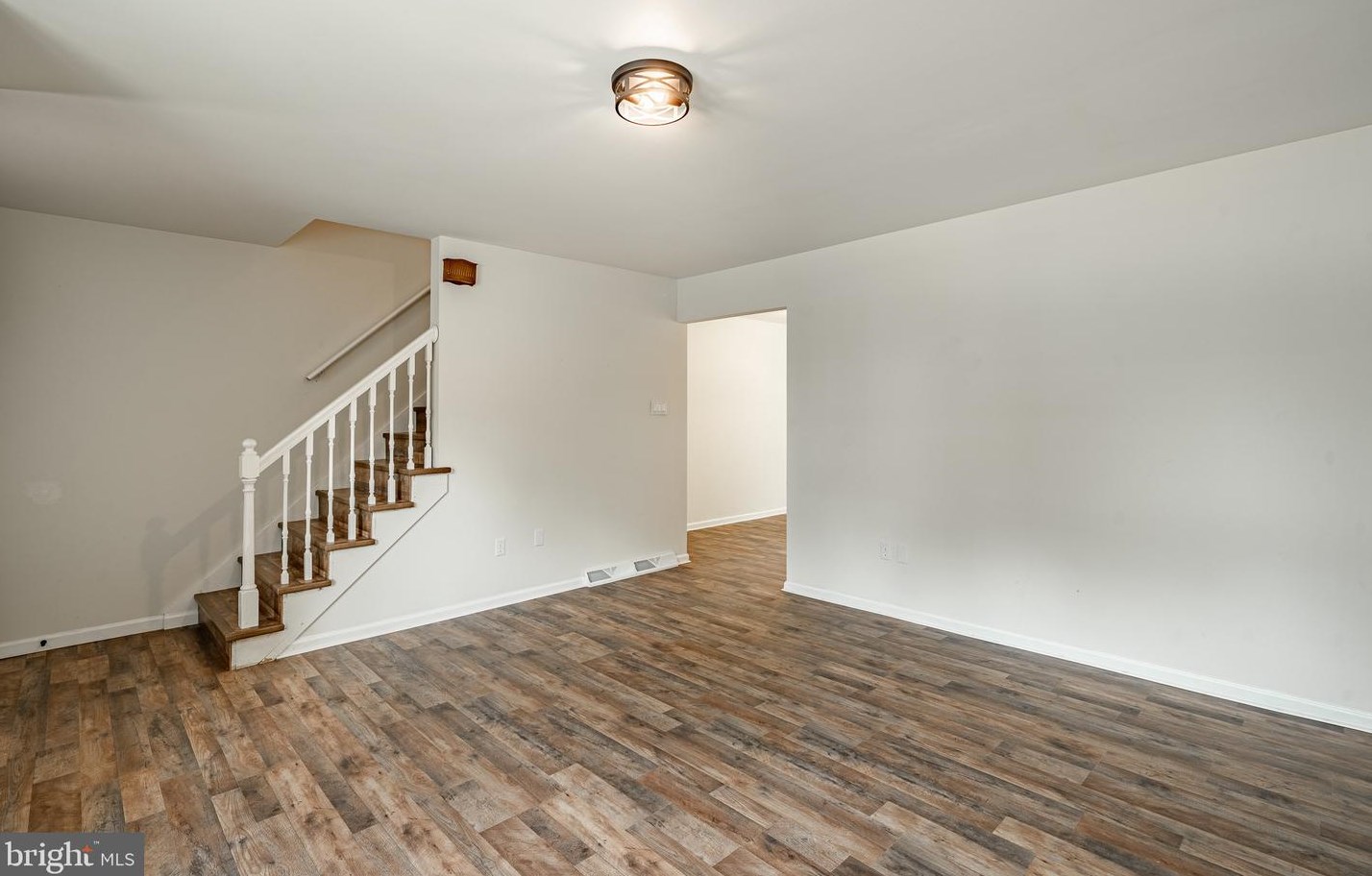 48 N Canal St, Dauberville, PA 19533
