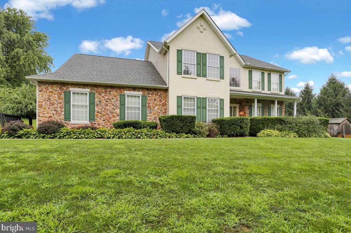1416 Old Swede Rd, Douglassville, PA 19518