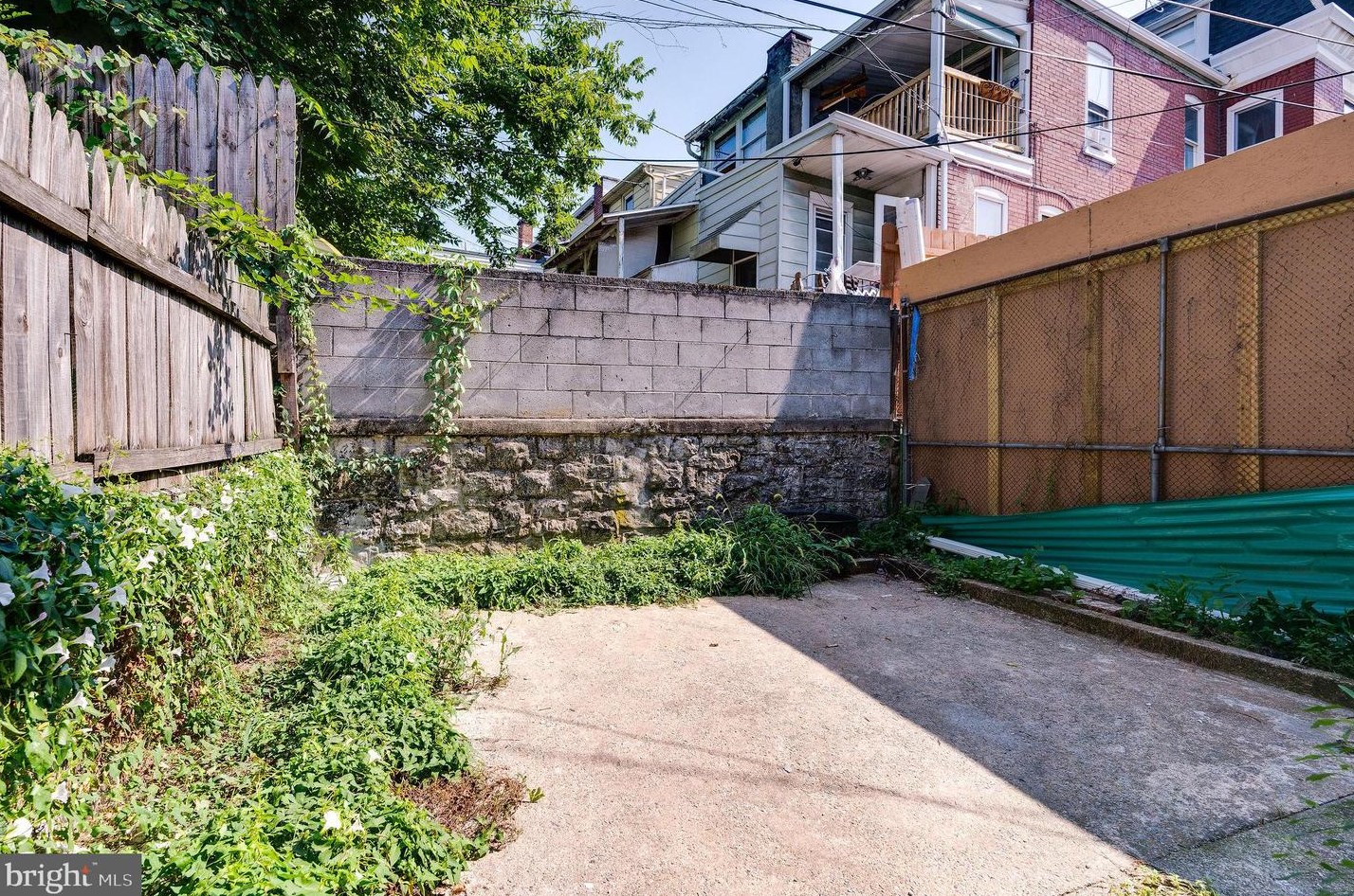 1641 Perkiomen Ave, Reading PA  19602-2242 exterior