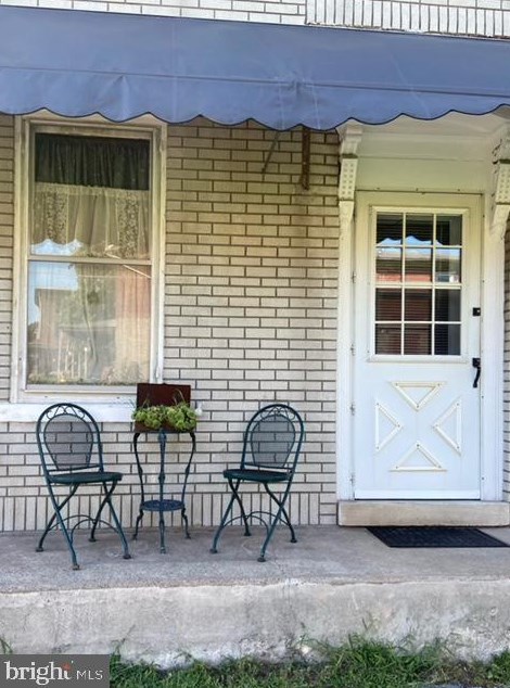 16 S Kemp St, Lyon Station, PA 19536