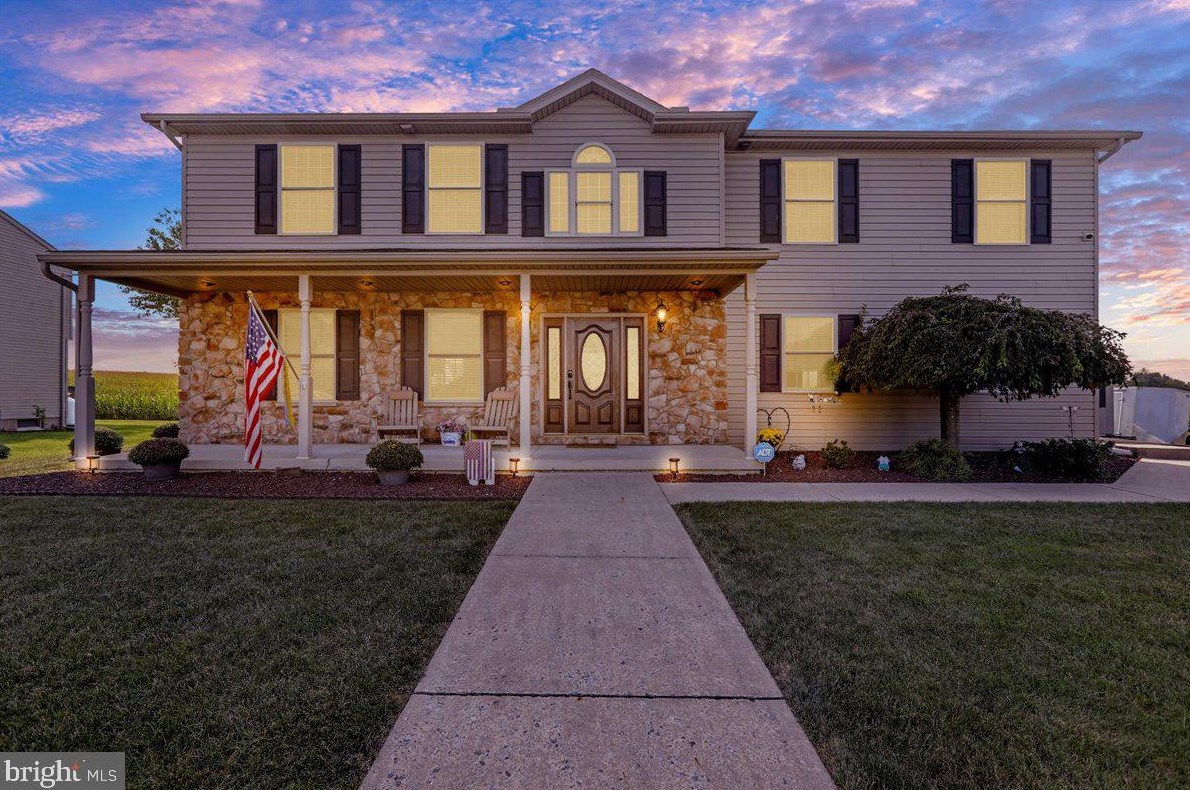 22 Hoch Ave, Topton, PA 19562