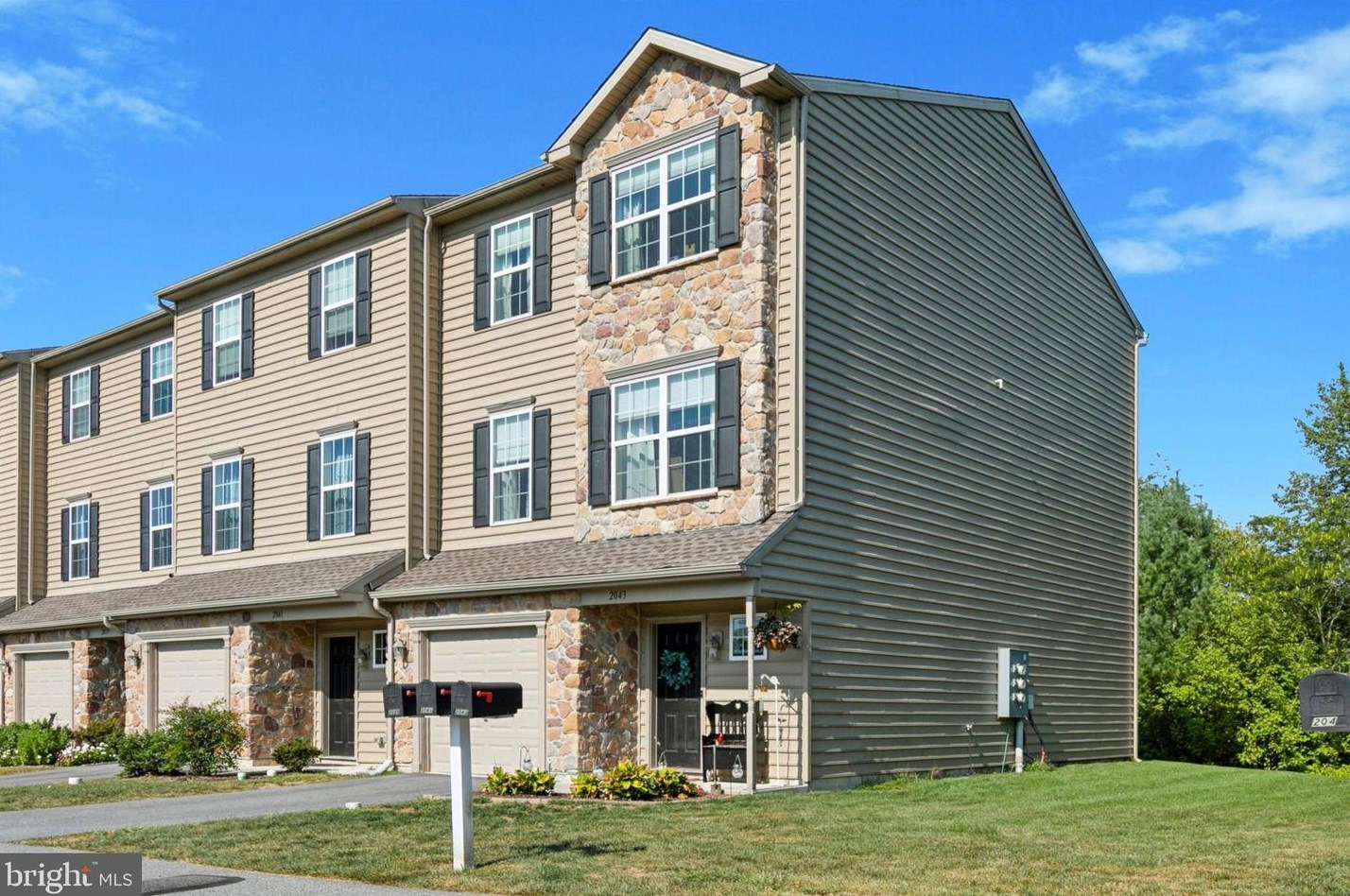 2043 Crown Mill Dr, Centre, PA 19541