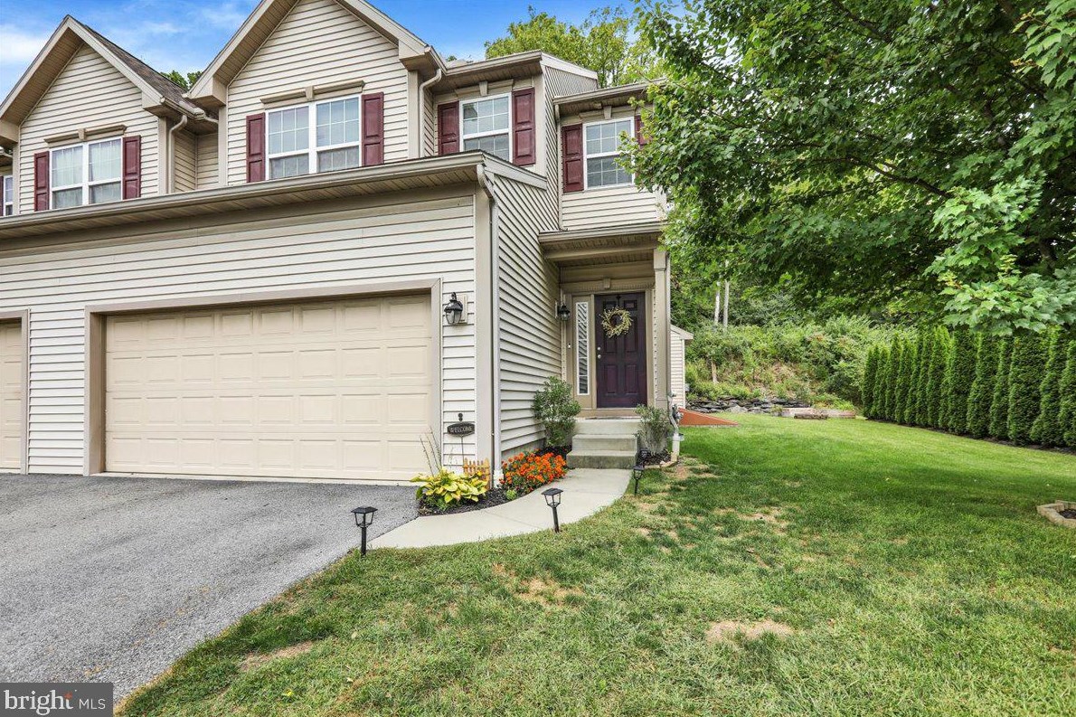 751 Seem Dr, Greenwich, PA 19530
