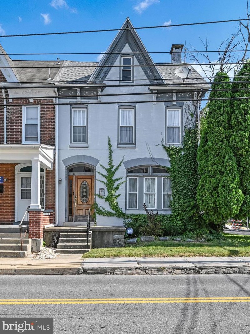 206 Greenwich St, Greenwich, PA 19530