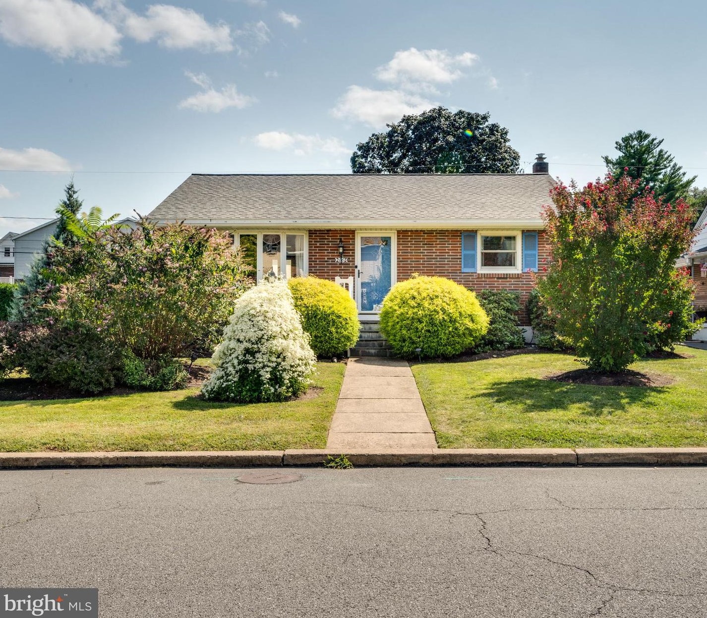 2066 Garfield Ave, Reading, PA 19609-2010