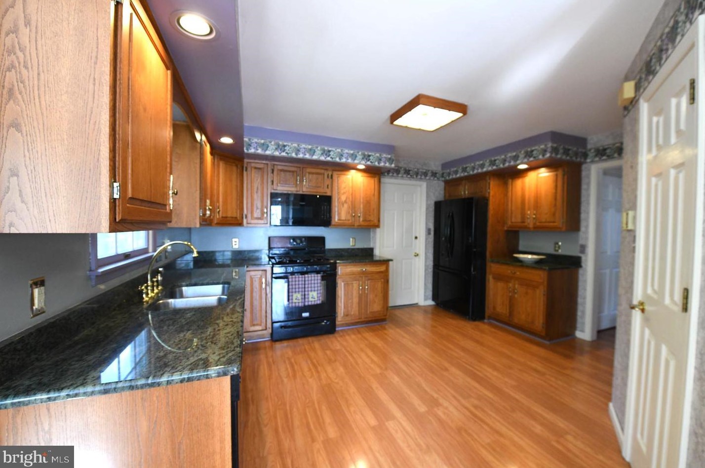 105 Balsam Dr, Douglassville, PA 19518