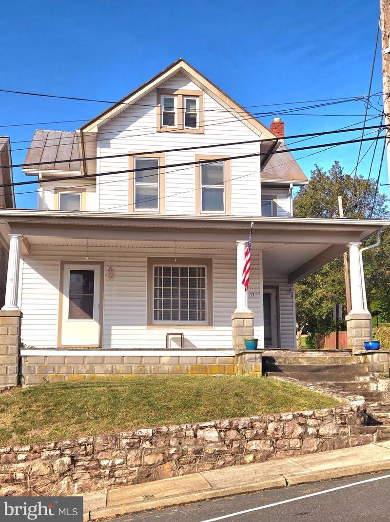 70 Chestnut St, Hummels Store, PA 19540