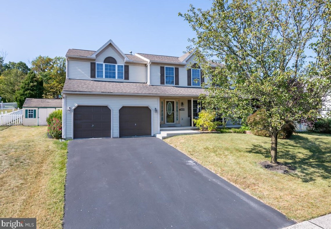 303 Antietam Dr, Douglassville, PA 19518