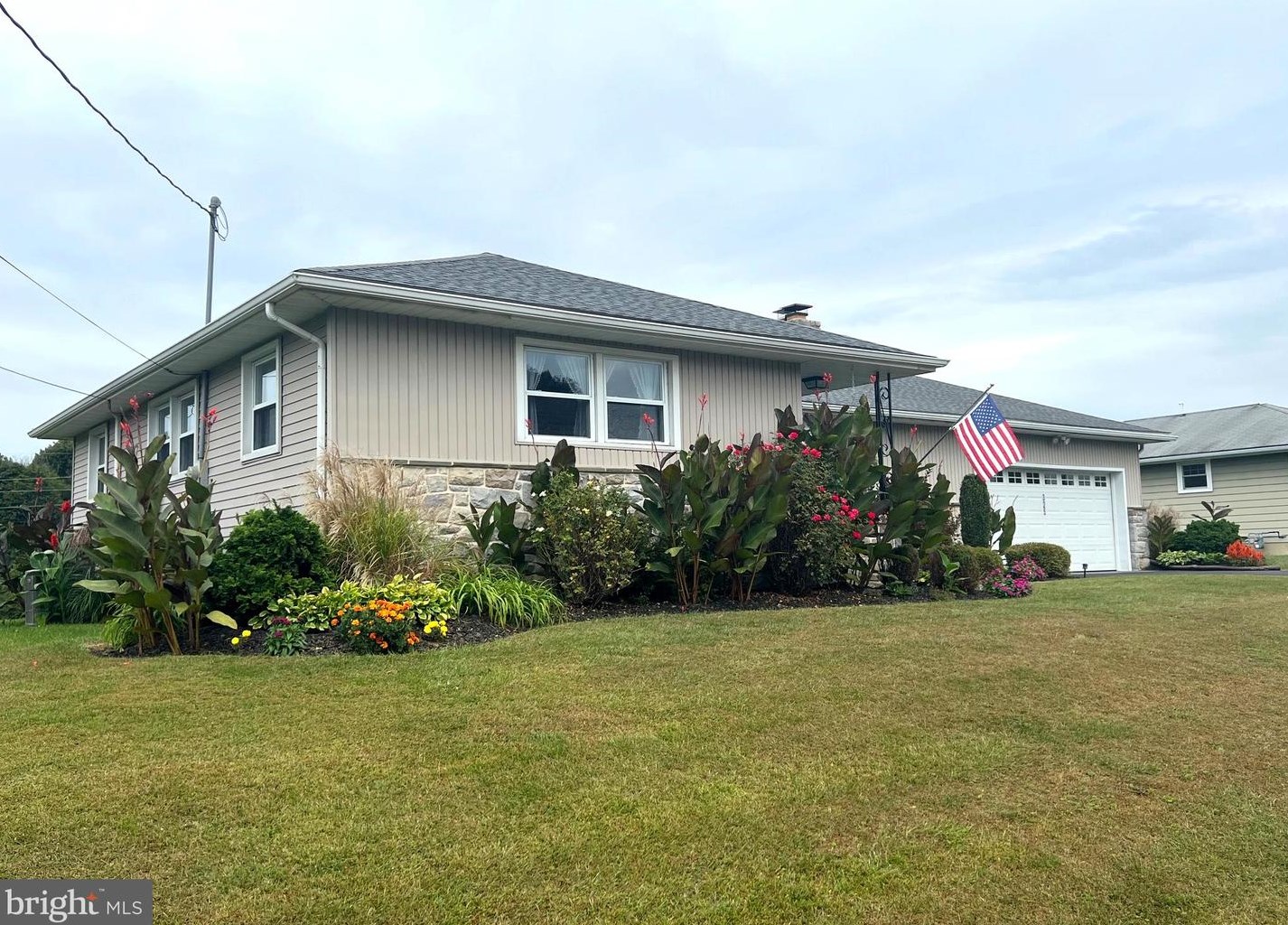 325 Penn St, Topton, PA 19562