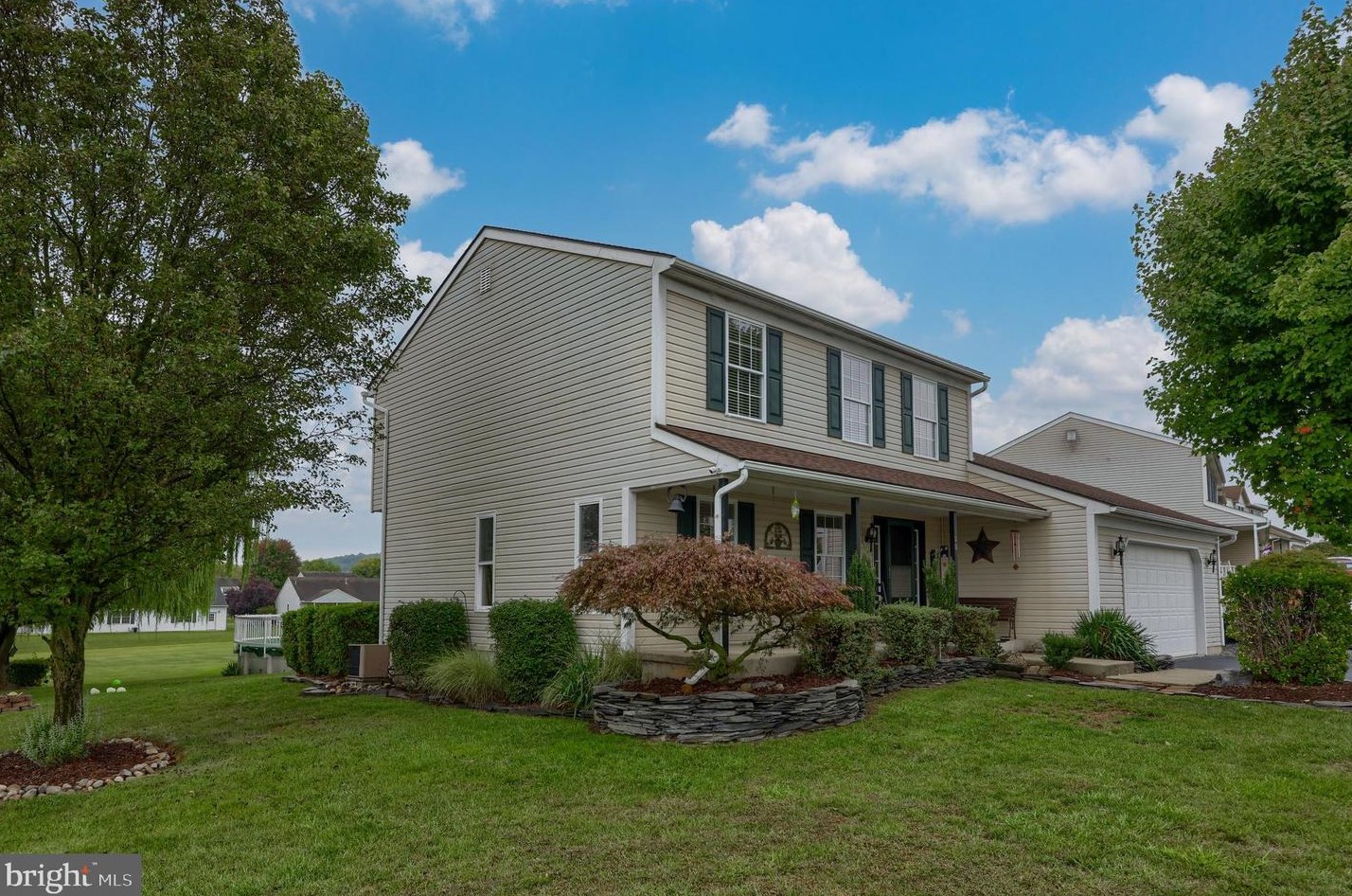 100 Roxberry Dr, Reading, PA 19608-8962