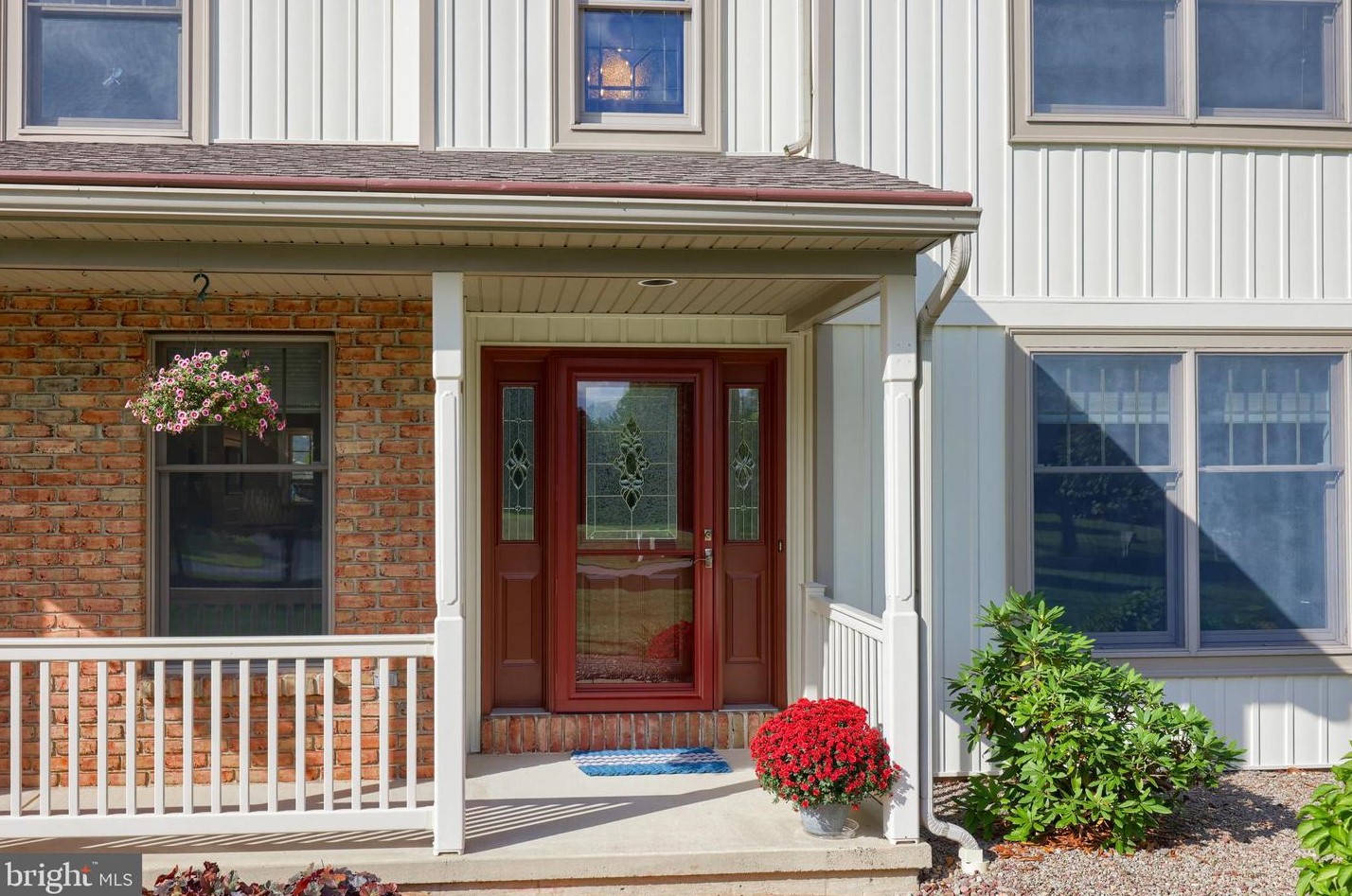 36 Glennola Dr, Hummels Store, PA 19540
