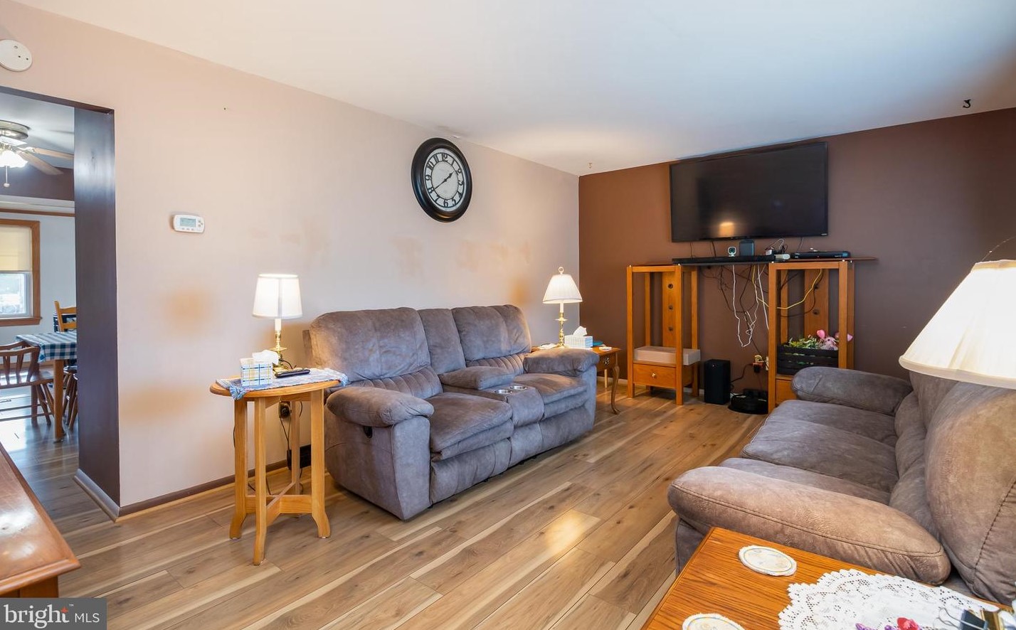 6 Girard Ave, Reading PA  19605-3108 exterior