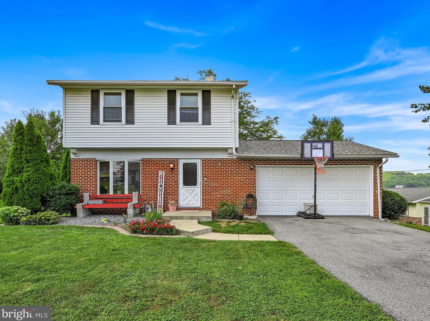 751 E Walnut St, Greenwich, PA 19530
