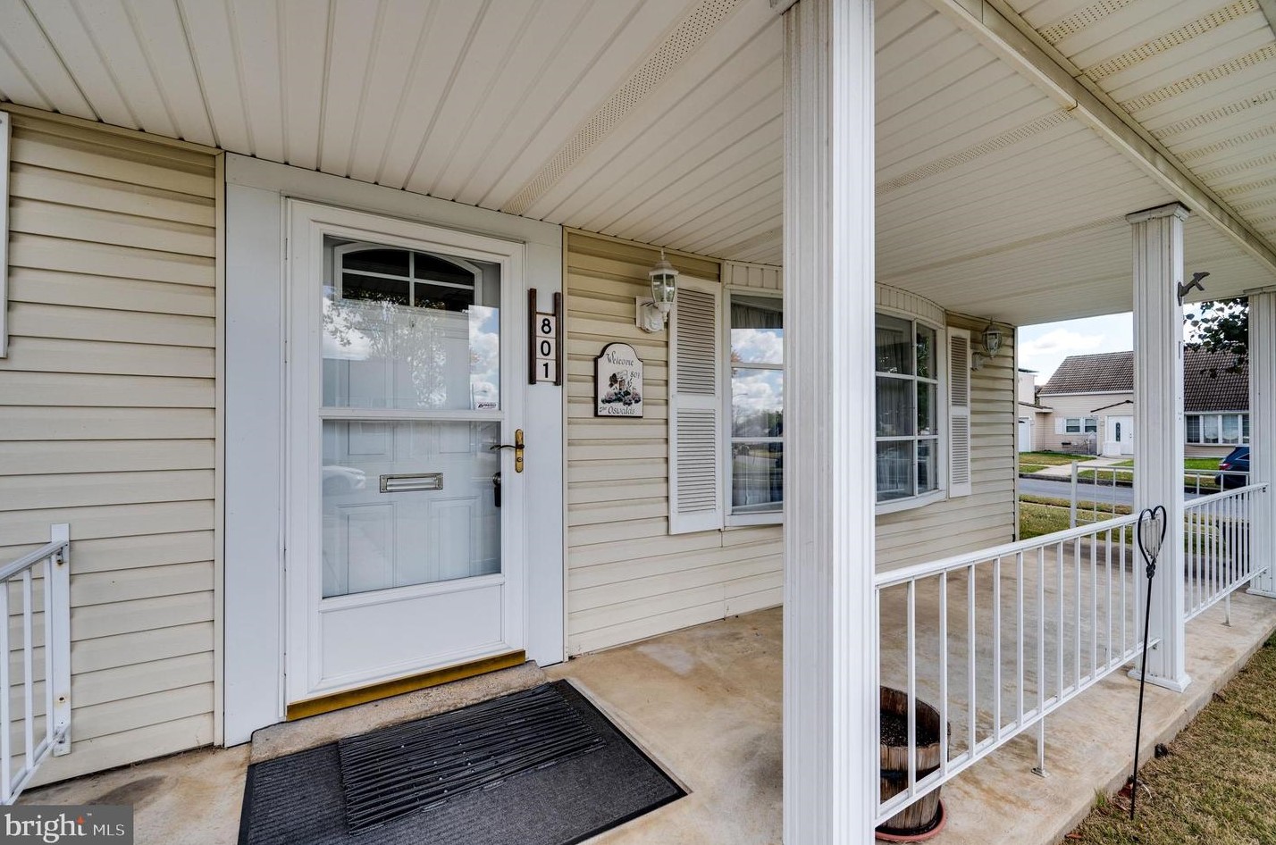801 Apache Ln, Spring Valley, PA 19560