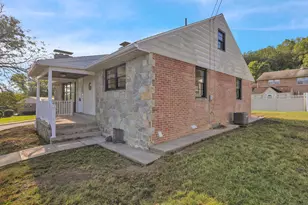 320 Hillside Dr, Reading, PA 19607 - Photo 10