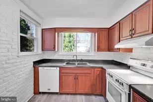 2609 Filbert Ave, Reading, PA 19606 - Photo 12