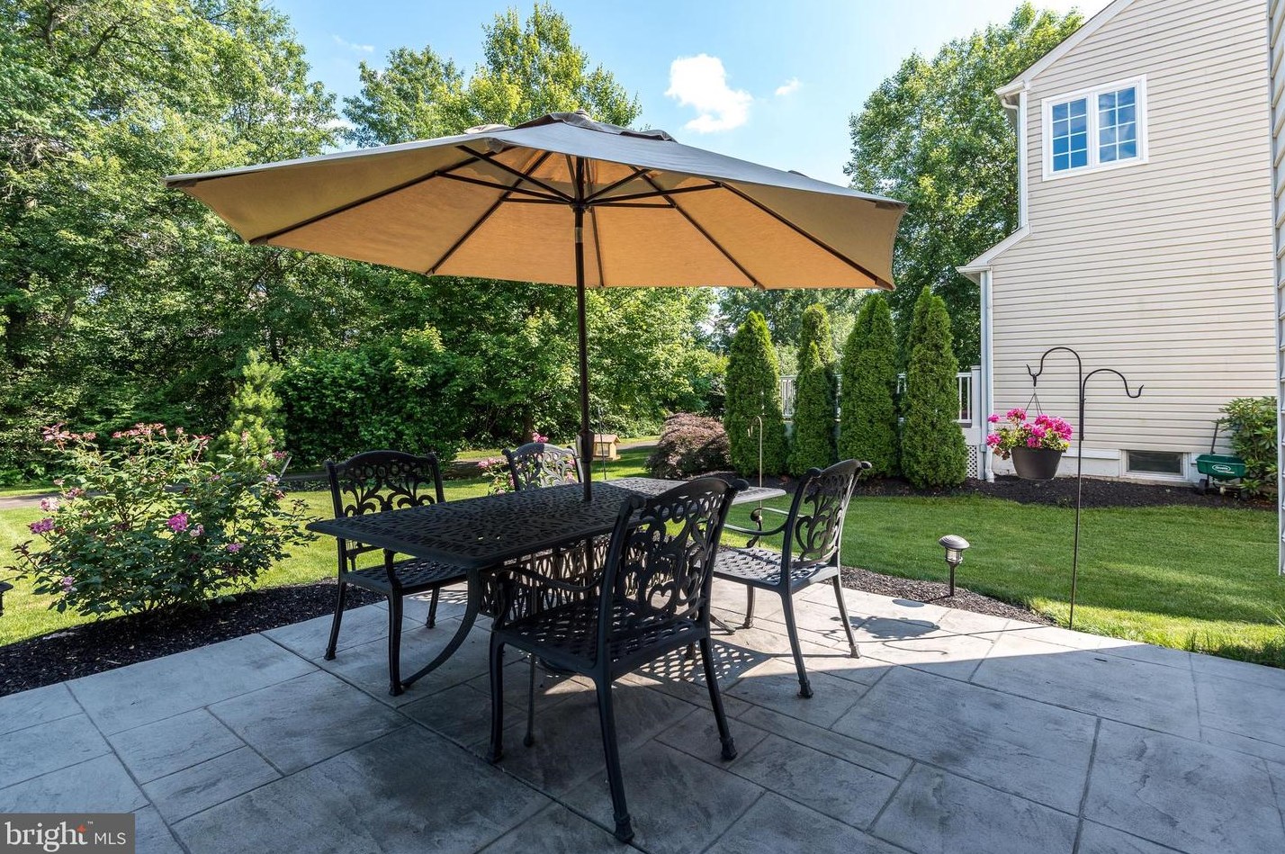 503 Shoemaker Dr, Fountainville PA  18923-9517 exterior