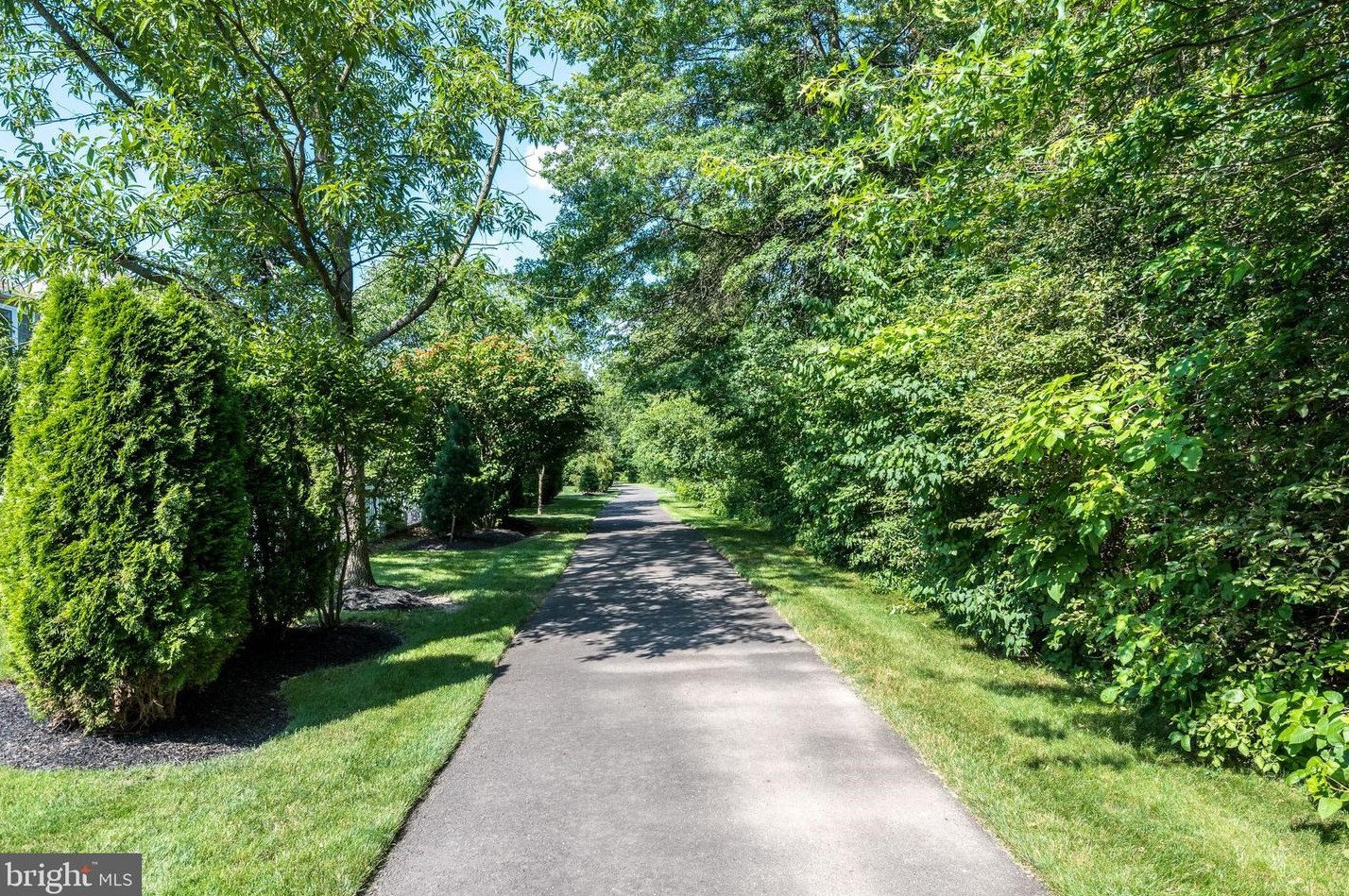 503 Shoemaker Dr, Fountainville PA  18923-9517 exterior
