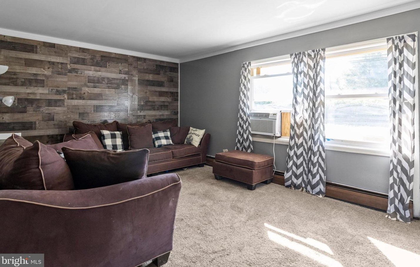252 Blue Ridge Dr, Levittown PA  19057-3046 exterior