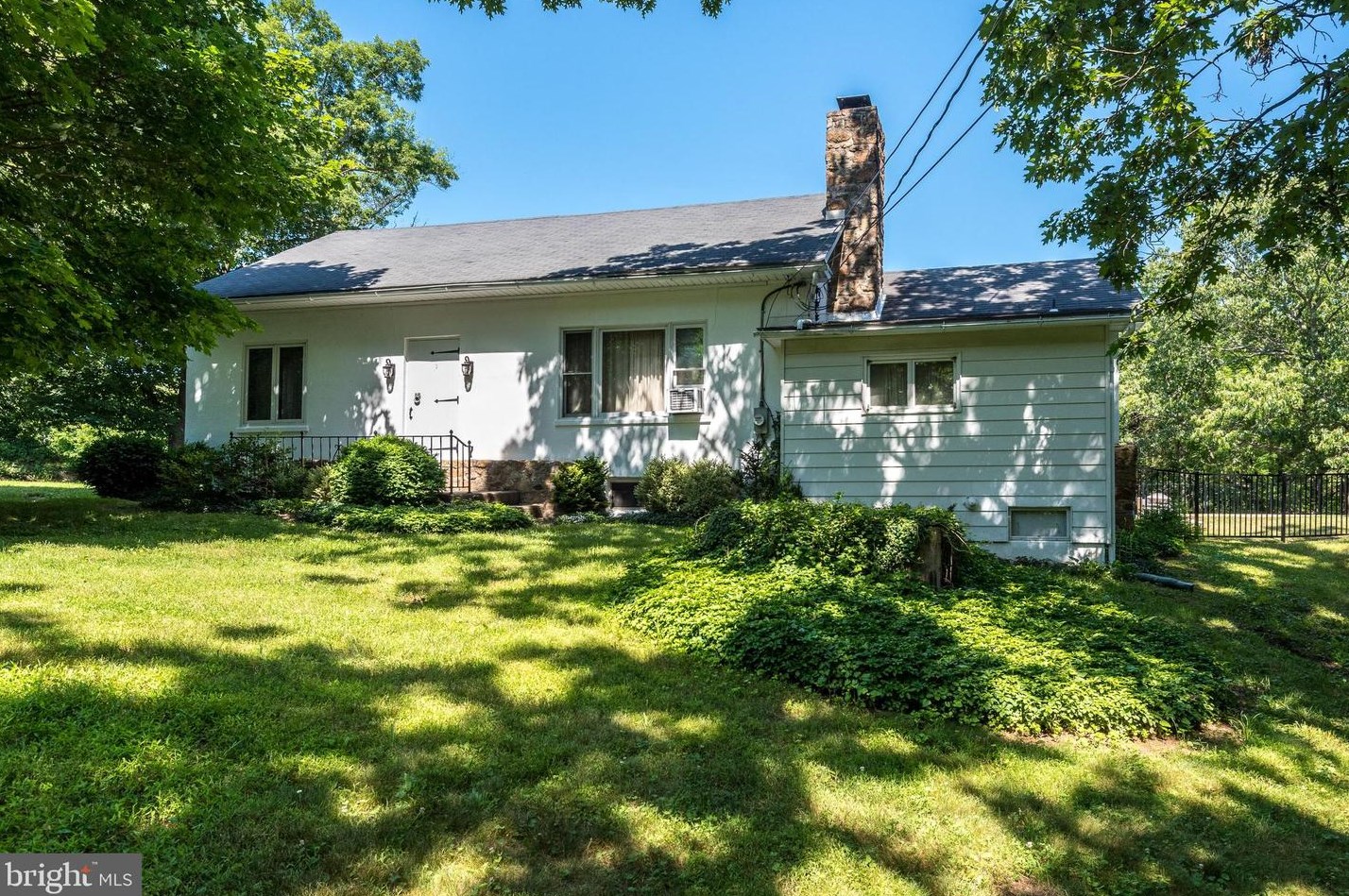 3892 York Rd, Furlong, PA 18925