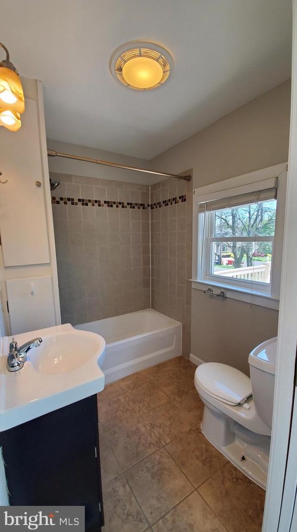 334 9th St, Sellersville PA  18960-2207 exterior