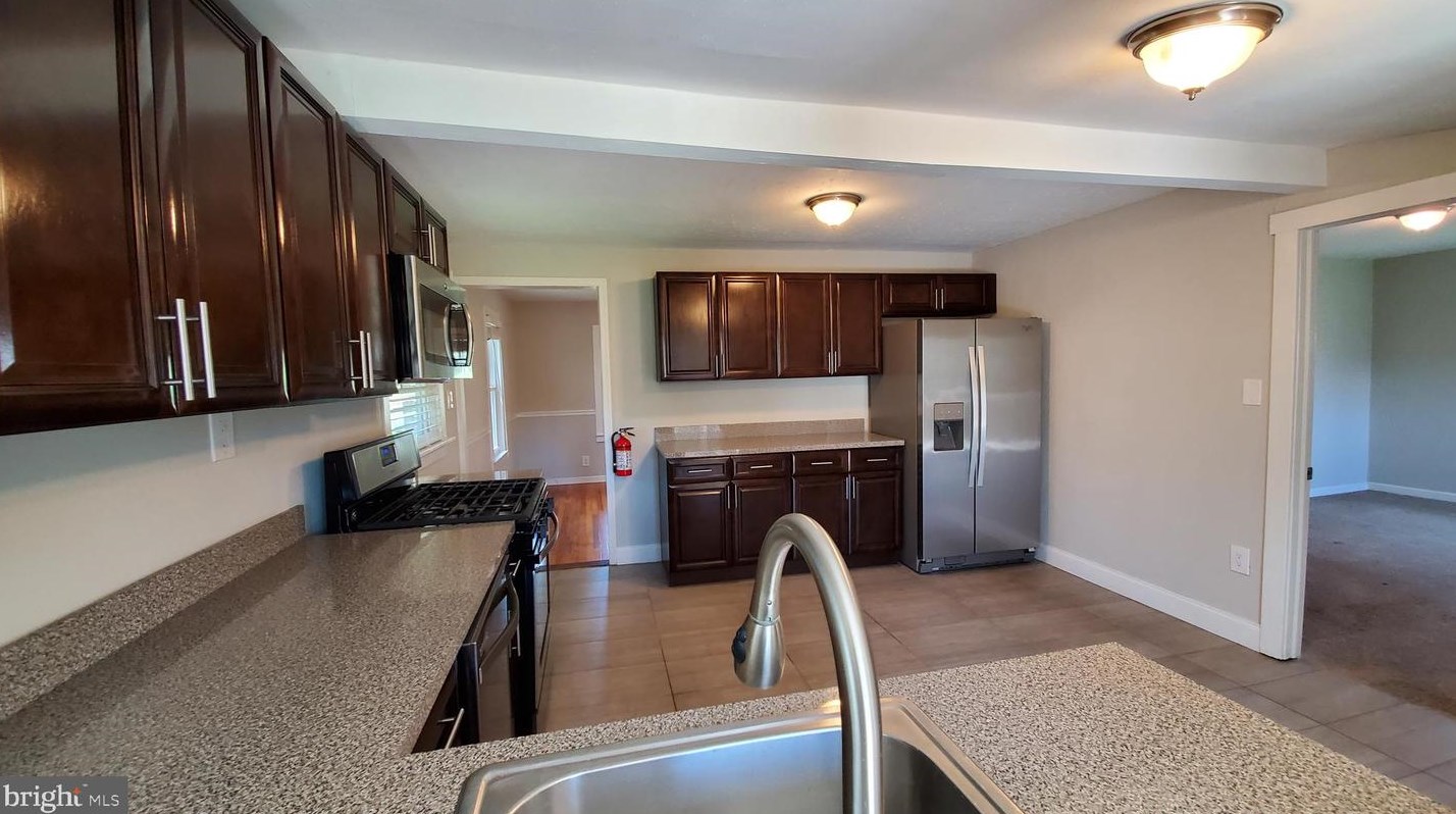 334 9th St, Sellersville PA  18960-2207 exterior