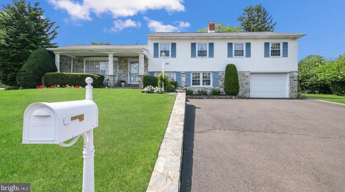 1384 Carroll Dr, Southampton, PA 18966