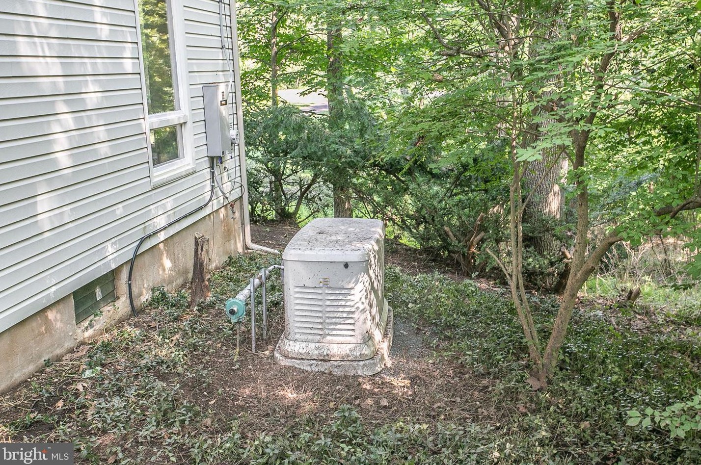 24 Scarlet Oak Dr, Gardenville PA  18901-2912 exterior