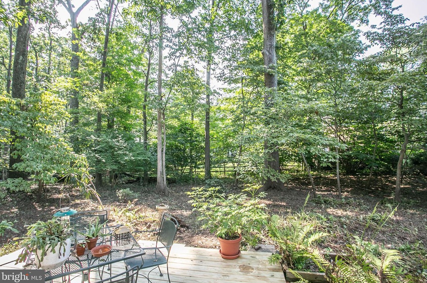 24 Scarlet Oak Dr, Gardenville PA  18901-2912 exterior