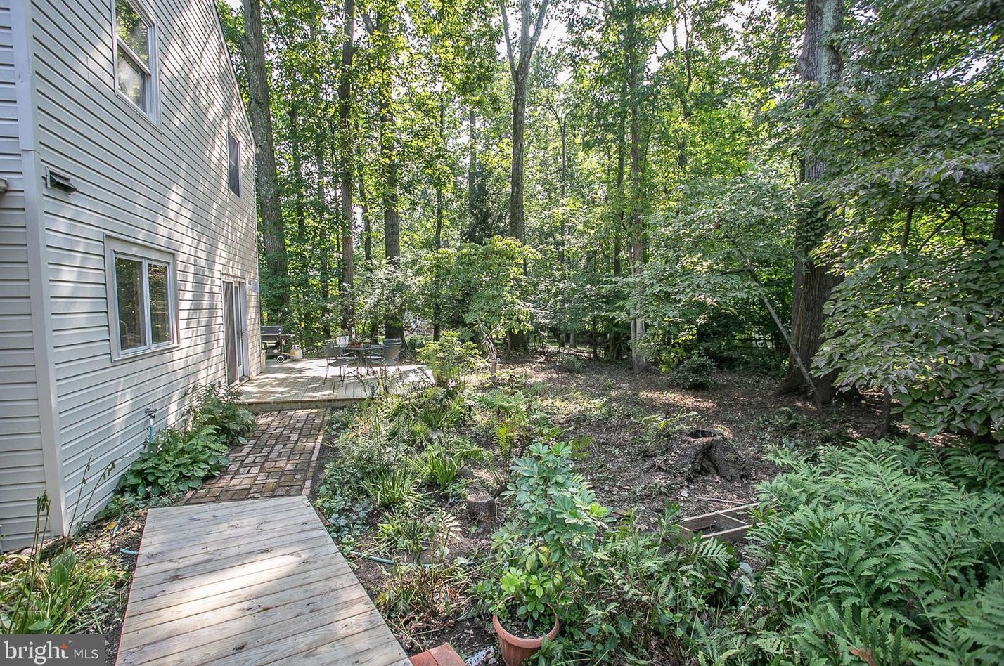 24 Scarlet Oak Dr, Gardenville PA  18901-2912 exterior