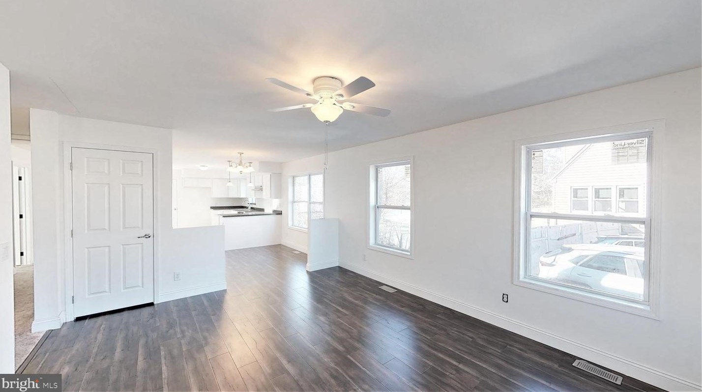 1535 Oak Ln, Upper Black Eddy, PA 18972