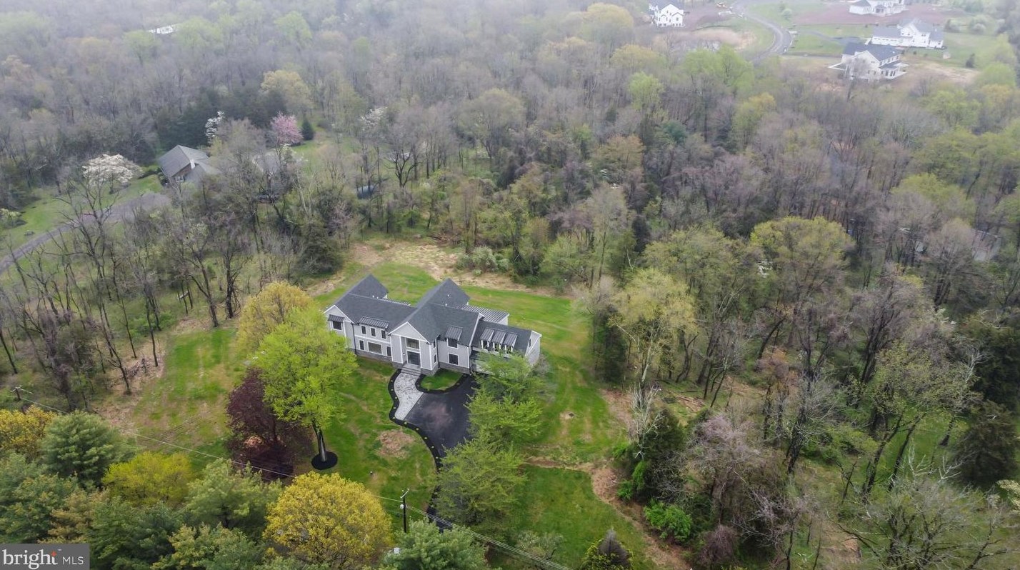 49 Thompson Mill Rd, Upper Makefield PA  18940-9628 exterior