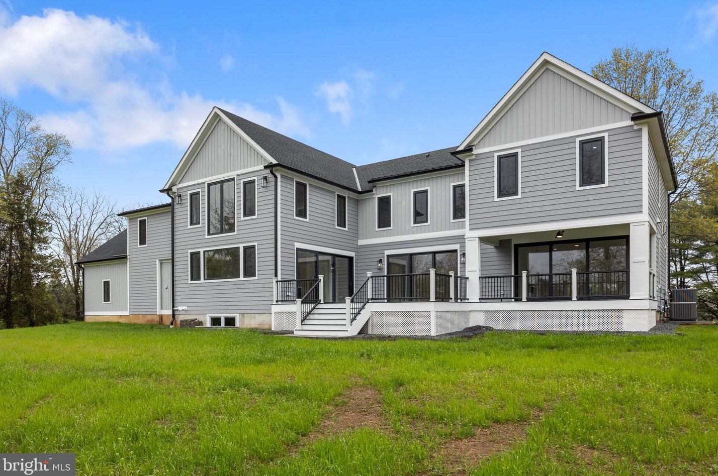 49 Thompson Mill Rd, Upper Makefield PA  18940-9628 exterior