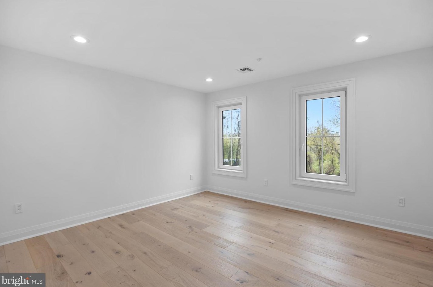 49 Thompson Mill Rd, Upper Makefield PA  18940-9628 exterior