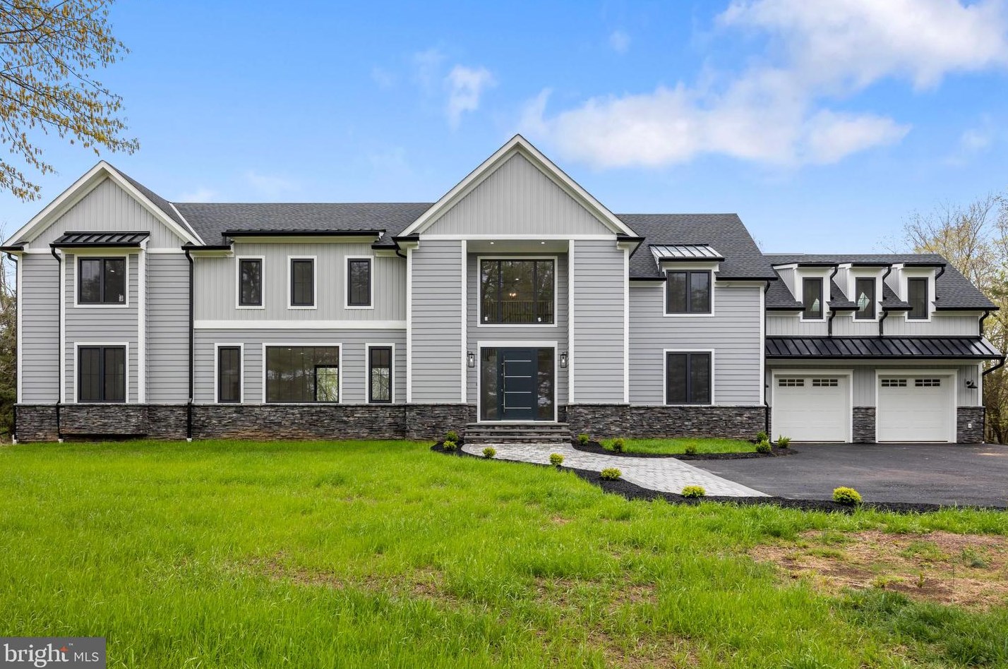 49 Thompson Mill Rd, Upper Makefield PA  18940-9628 exterior