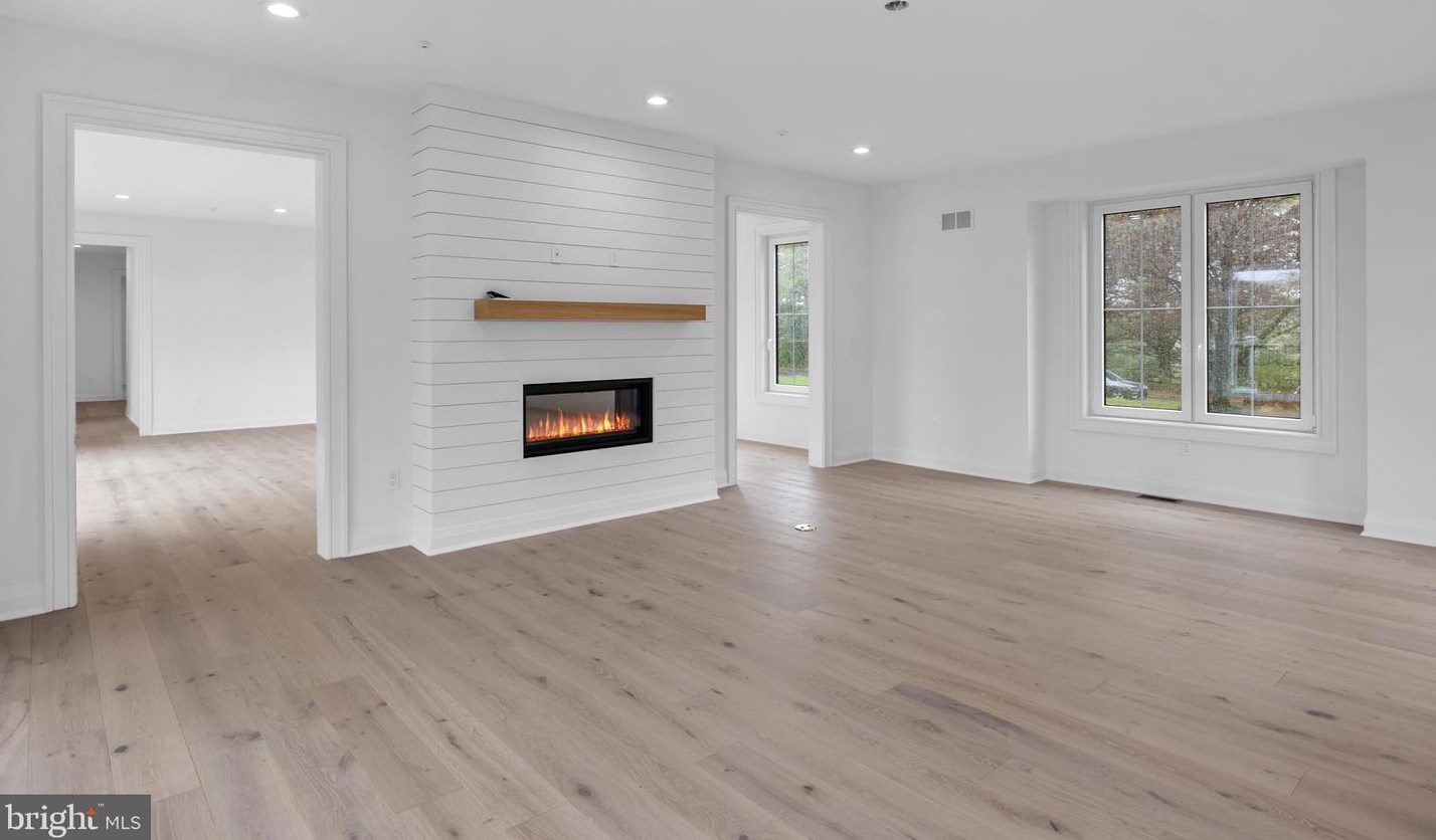 49 Thompson Mill Rd, Upper Makefield PA  18940-9628 exterior