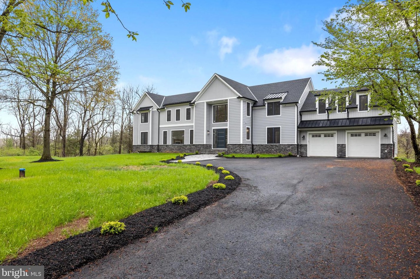 49 Thompson Mill Rd, Upper Makefield PA  18940-9628 exterior