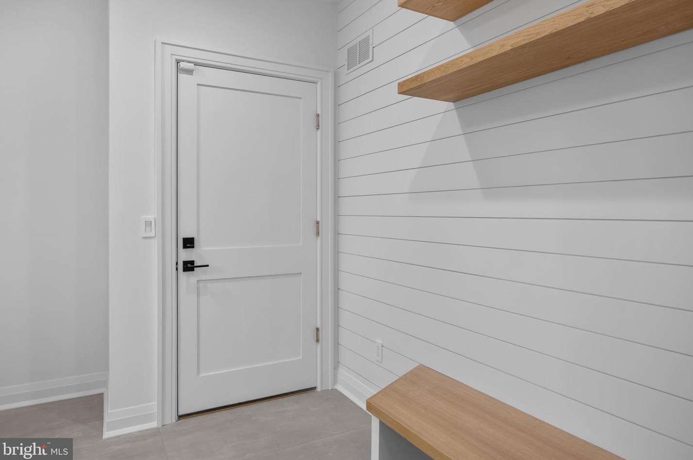 49 Thompson Mill Rd, Upper Makefield PA  18940-9628 exterior