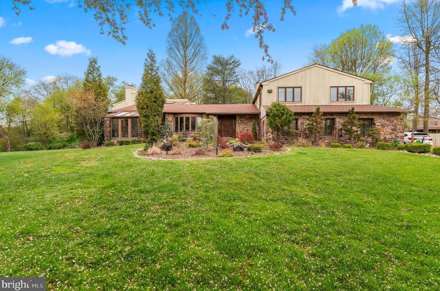 338 Glen Meadow Rd, Southampton, PA 18954-1622