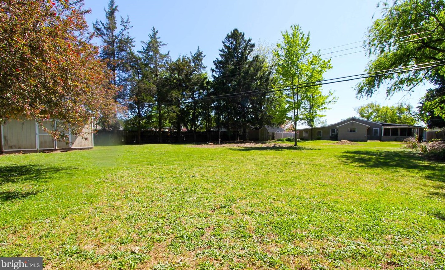84 Bald Cypress Ln, Levittown, PA 19054-2804
