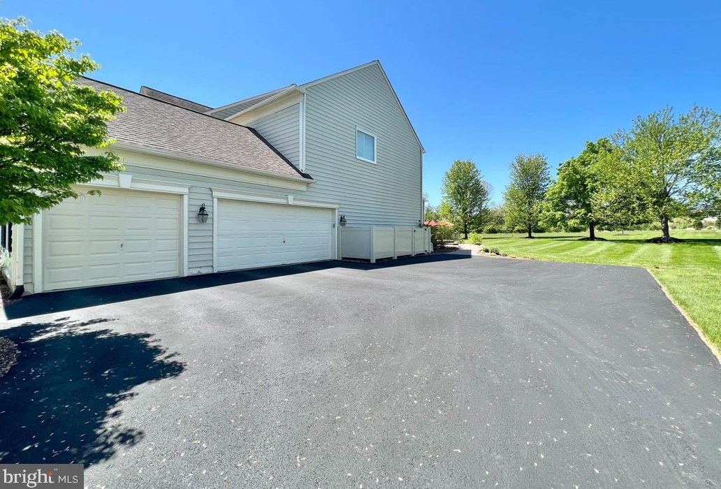 16 Eagleton Farm Rd, Upper Makefield PA 18940-4214 exterior