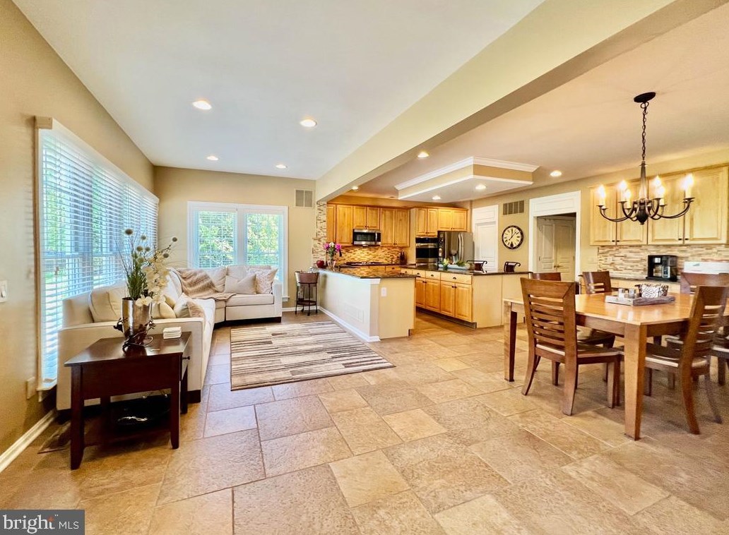 16 Eagleton Farm Rd, Upper Makefield PA 18940-4214 exterior