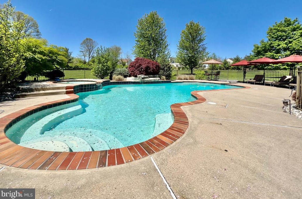 16 Eagleton Farm Rd, Upper Makefield PA 18940-4214 exterior