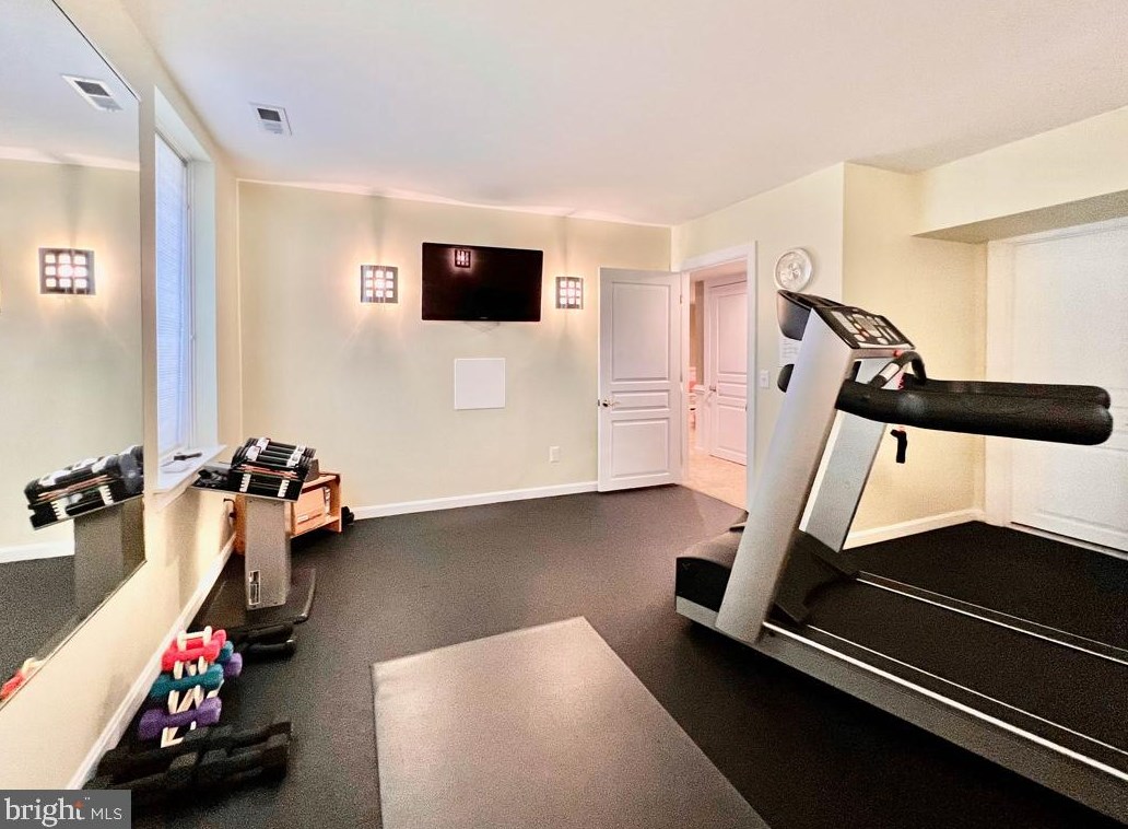 16 Eagleton Farm Rd, Upper Makefield PA 18940-4214 exterior