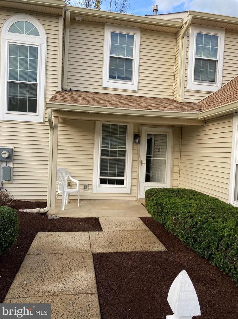 1811 Hennessy Dr, Southampton, PA 18966