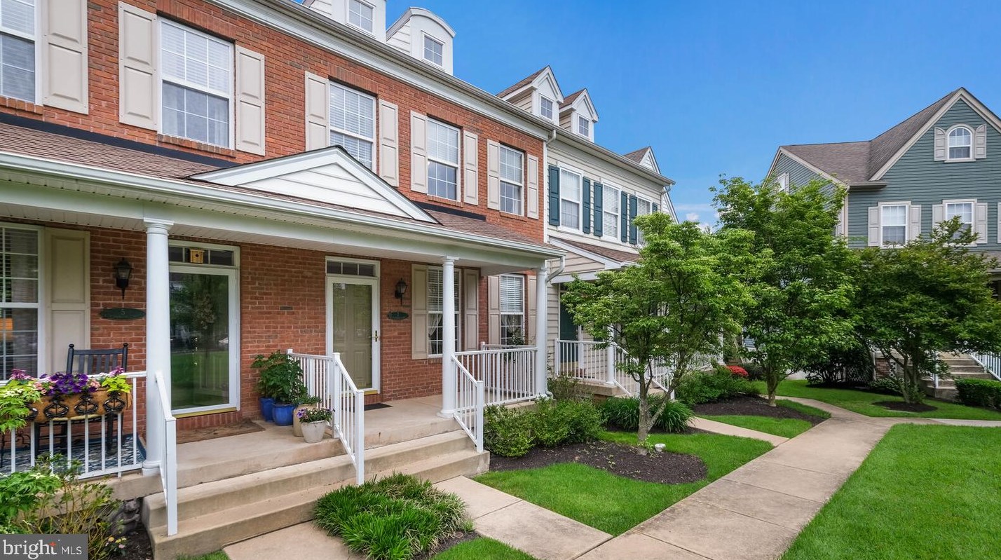 7 Kirkbride Ln, Gardenville, PA