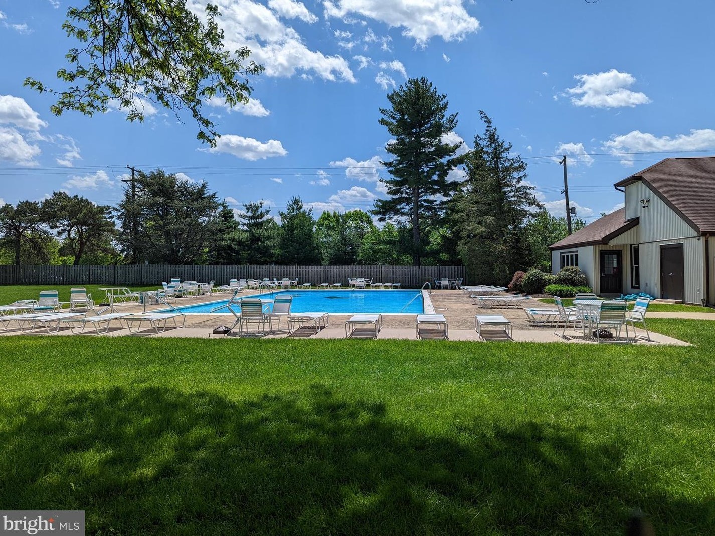 4 Bennington Pl, Upper Makefield PA  18940-1702 exterior