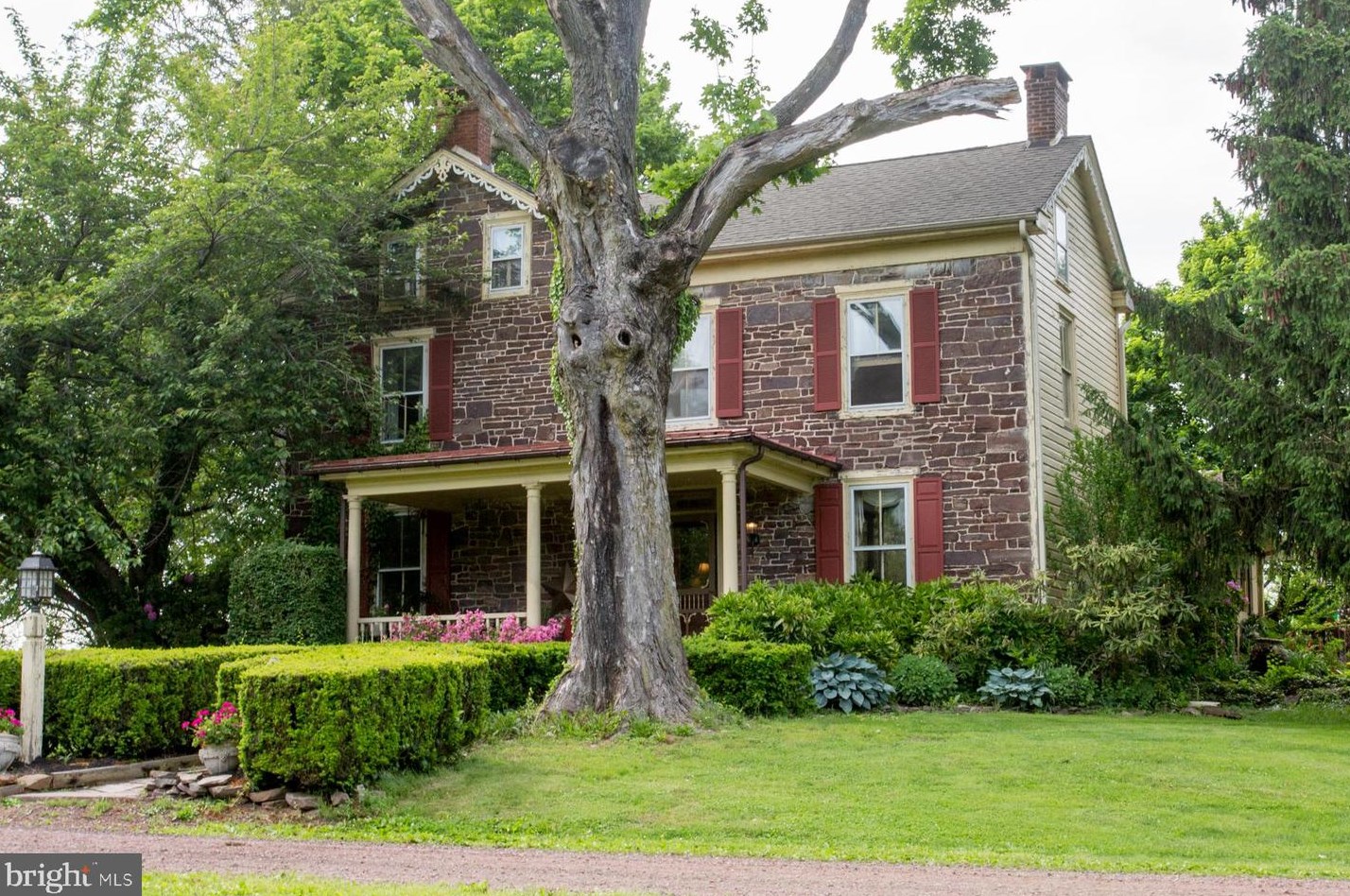 1493 Forest Grove Rd, Furlong, PA 18925-1369