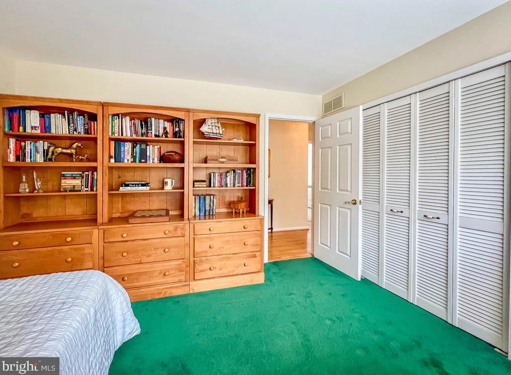 1 Autumn Dr, Upper Makefield PA  18940-1764 exterior