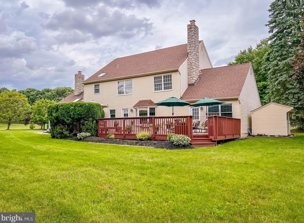 1 Autumn Dr, Upper Makefield PA  18940-1764 exterior